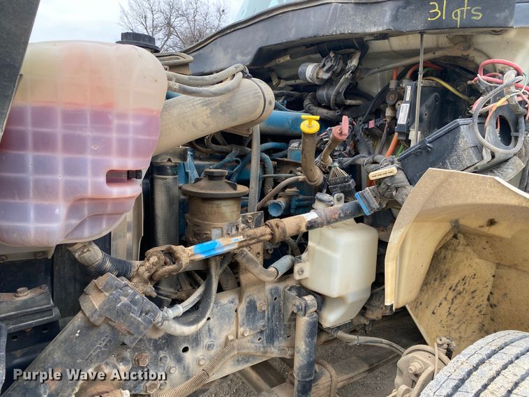 image for item DN8222 2006 International 4300 SBA  flatbed truck