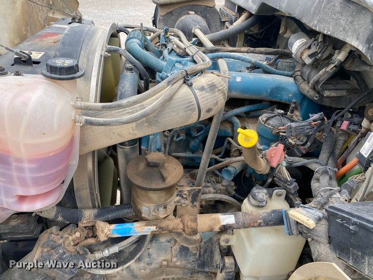 image for item DN8222 2006 International 4300 SBA  flatbed truck