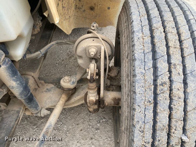 image for item DN8222 2006 International 4300 SBA  flatbed truck