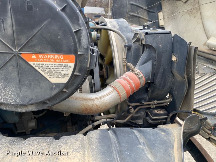 image for item DN8222 2006 International 4300 SBA  flatbed truck