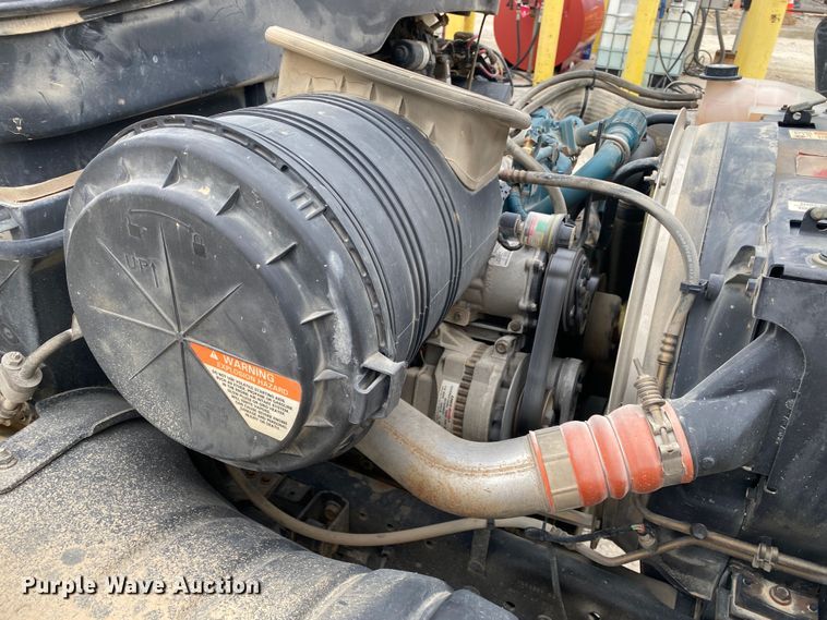 image for item DN8222 2006 International 4300 SBA  flatbed truck