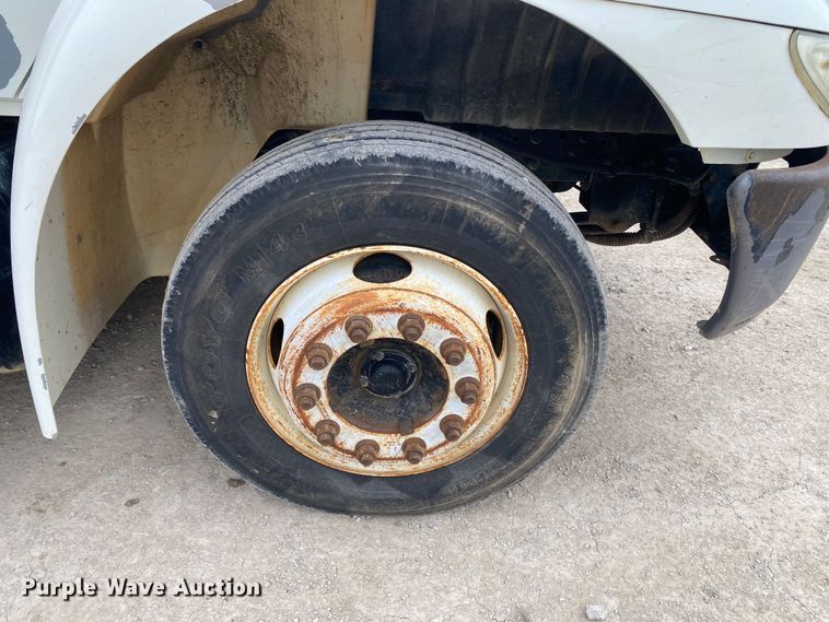 image for item DN8222 2006 International 4300 SBA  flatbed truck