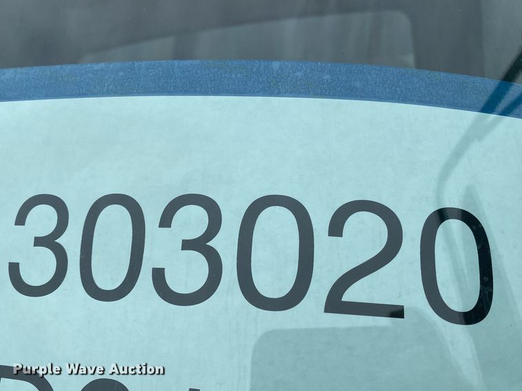 image for item DN8222 2006 International 4300 SBA  flatbed truck