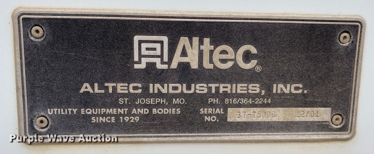 image for item DN8223 2002 Chevrolet C7500  bucket truck