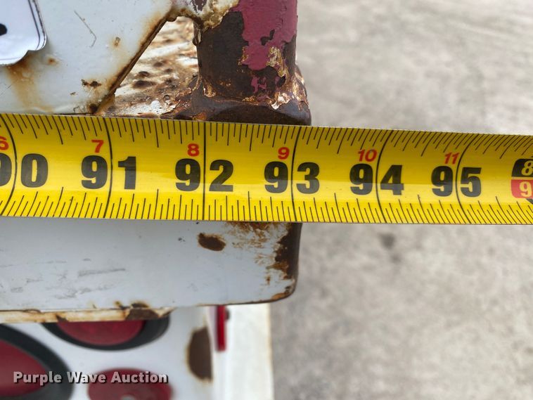 image for item DN8223 2002 Chevrolet C7500  bucket truck