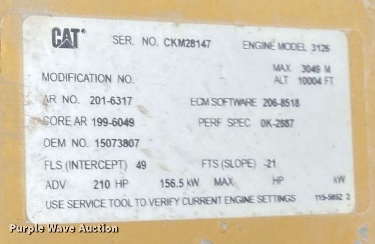 image for item DN8223 2002 Chevrolet C7500  bucket truck