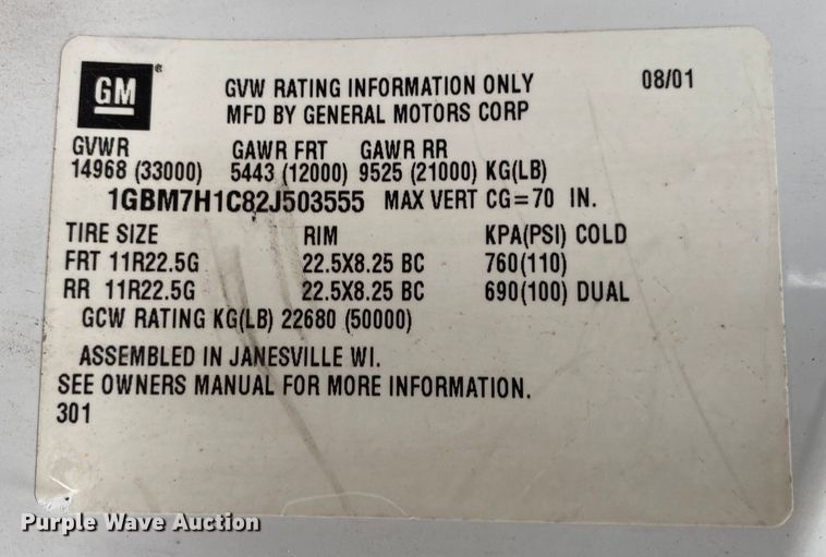 image for item DN8223 2002 Chevrolet C7500  bucket truck