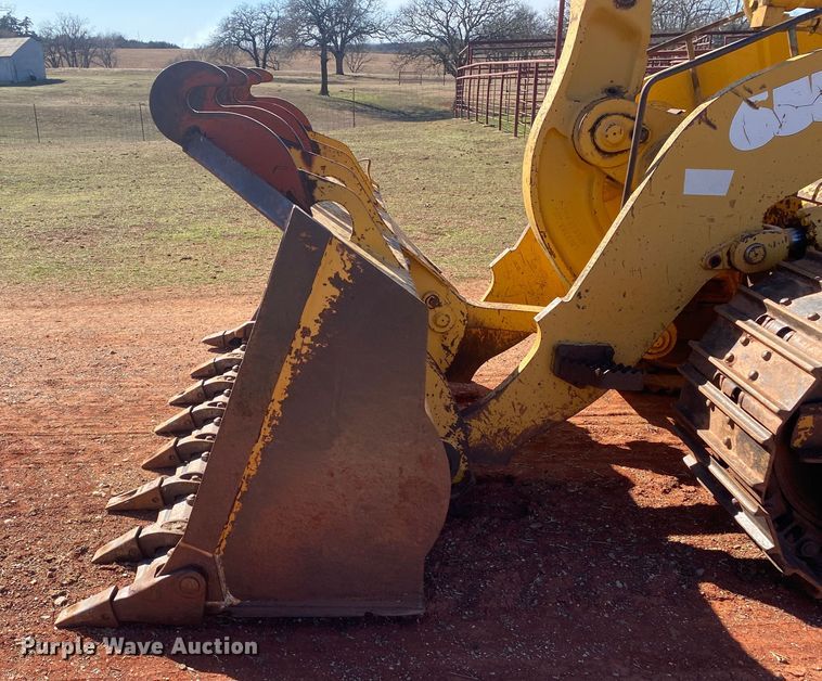 image for item DN8248 2006 John Deere 655C Series II  track loader