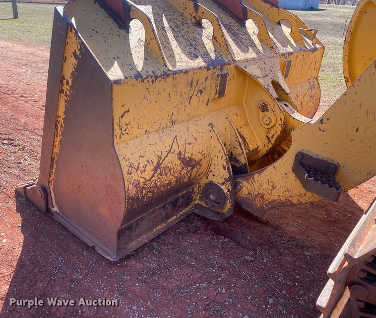 image for item DN8248 2006 John Deere 655C Series II  track loader