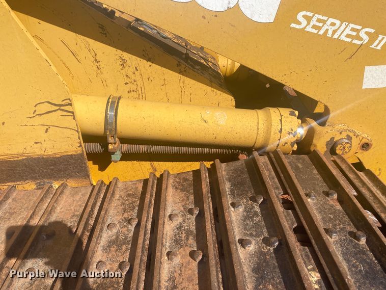 image for item DN8248 2006 John Deere 655C Series II  track loader