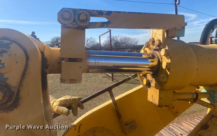 image for item DN8248 2006 John Deere 655C Series II  track loader