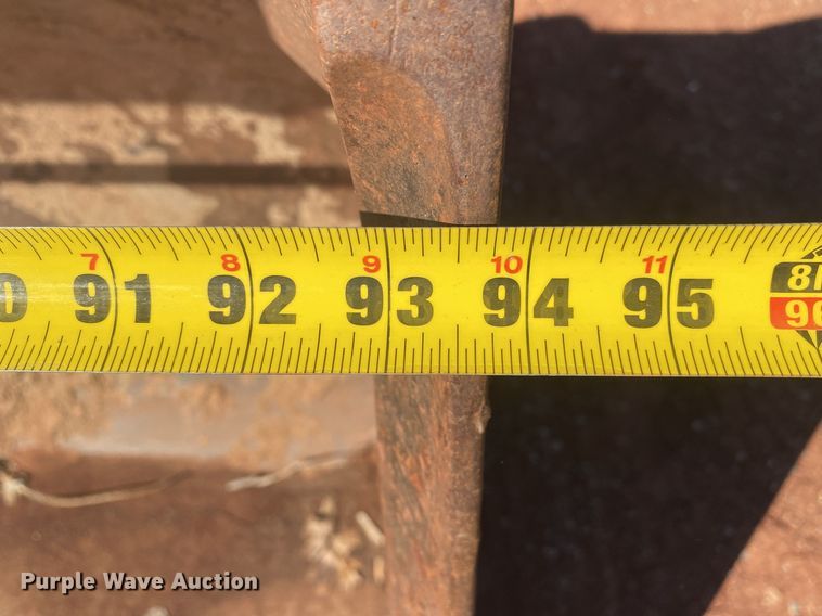 image for item DN8248 2006 John Deere 655C Series II  track loader