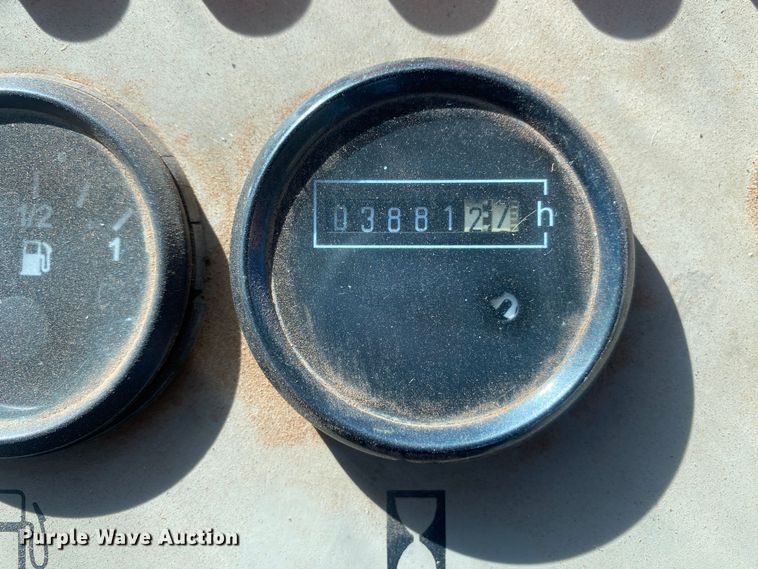 image for item DN8248 2006 John Deere 655C Series II  track loader