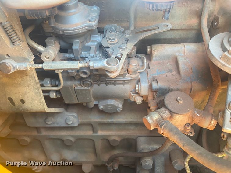 image for item DN8248 2006 John Deere 655C Series II  track loader