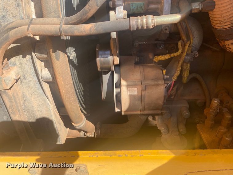 image for item DN8248 2006 John Deere 655C Series II  track loader