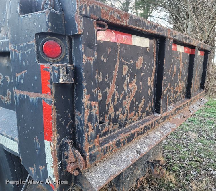 image for item DO1486 1995 Ford F800  dump truck