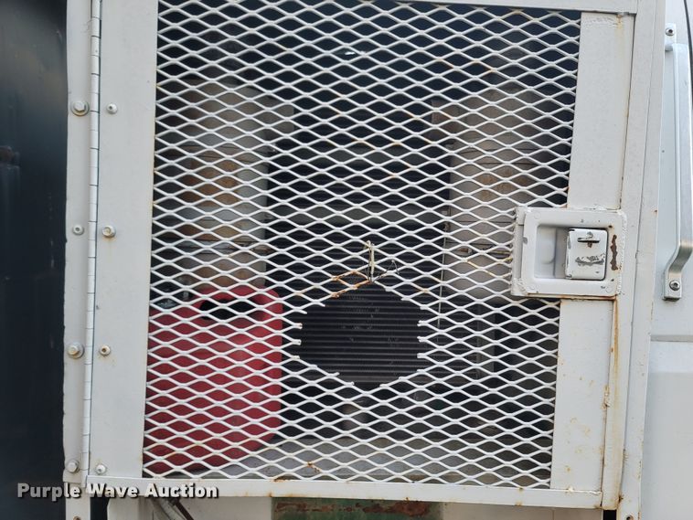 image for item DO1486 1995 Ford F800  dump truck