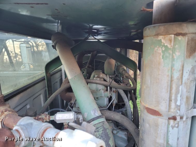 image for item DO1486 1995 Ford F800  dump truck