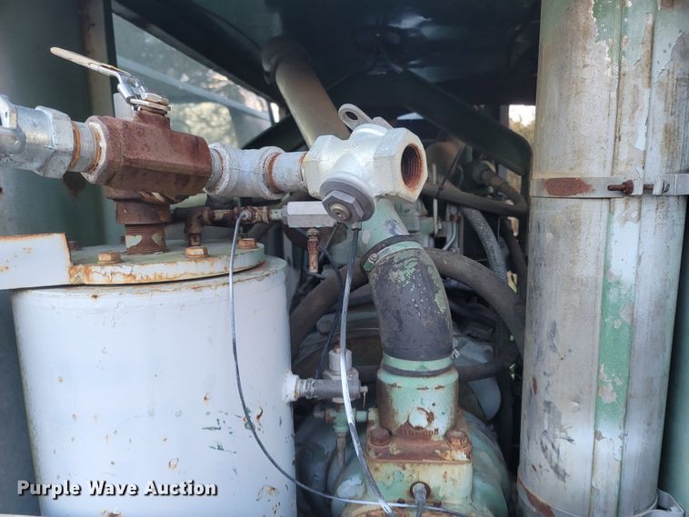 image for item DO1486 1995 Ford F800  dump truck