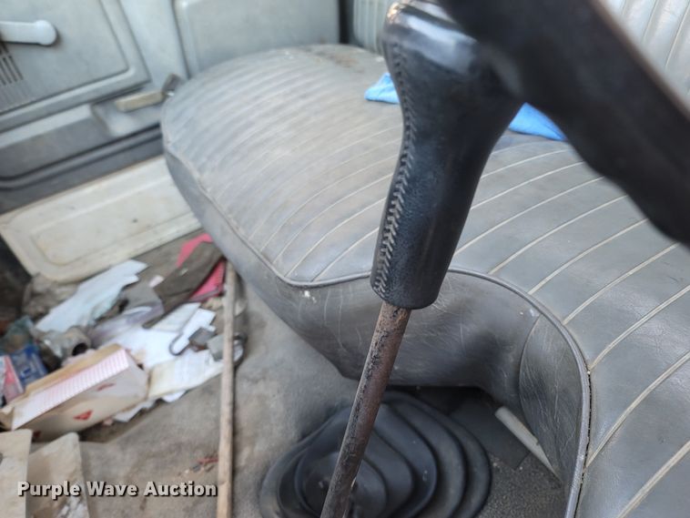 image for item DO1486 1995 Ford F800  dump truck