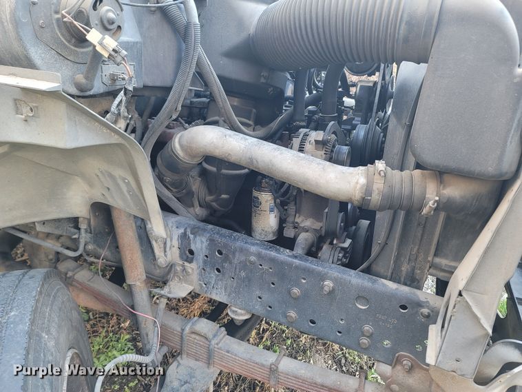 image for item DO1486 1995 Ford F800  dump truck