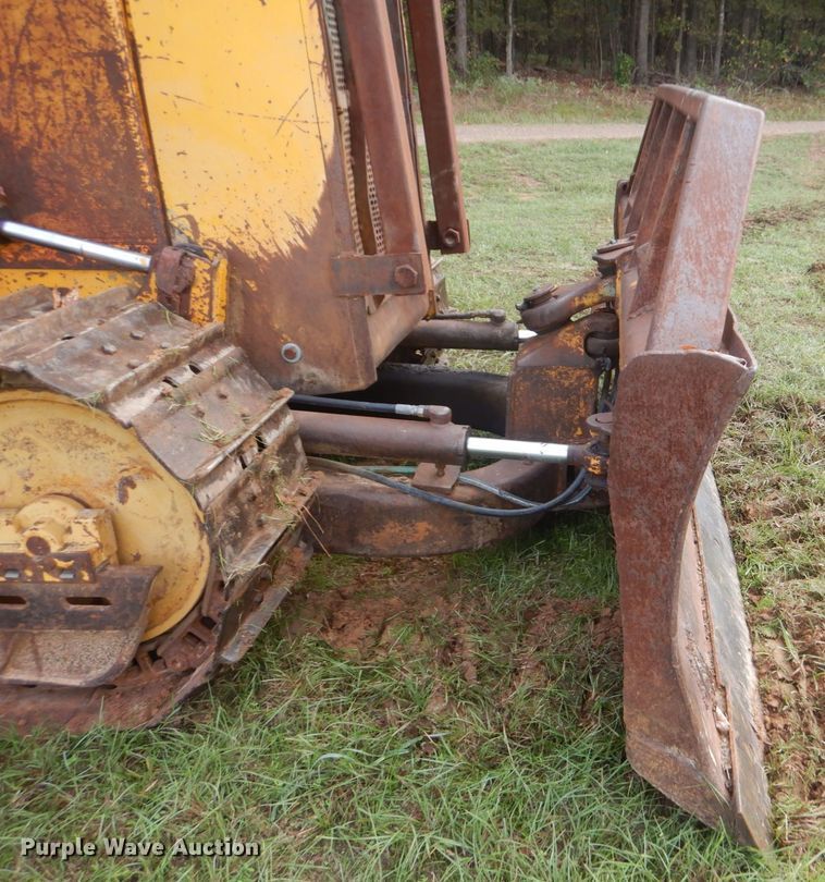 image for item DO1658 1992 John Deere 550G  dozer