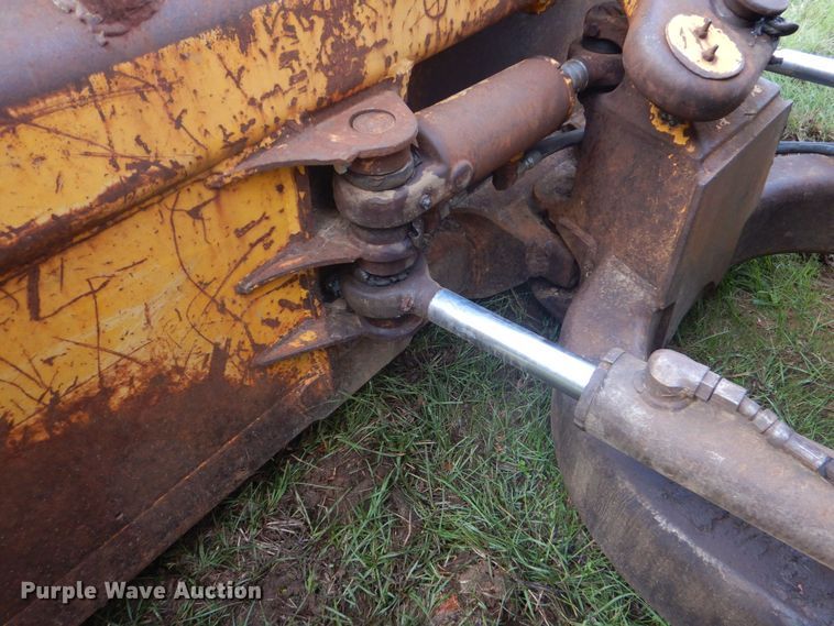 image for item DO1658 1992 John Deere 550G  dozer