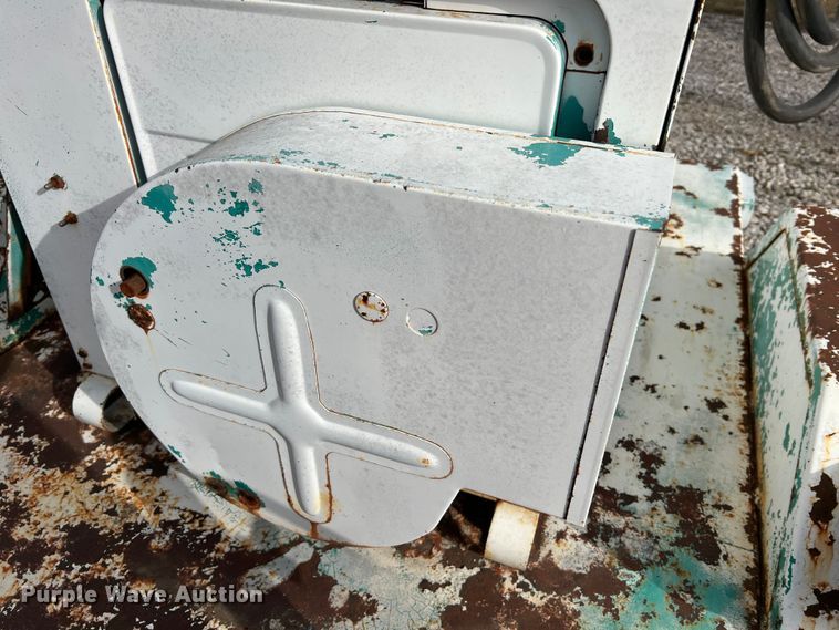 image for item DO2178 Hutchinson  generator