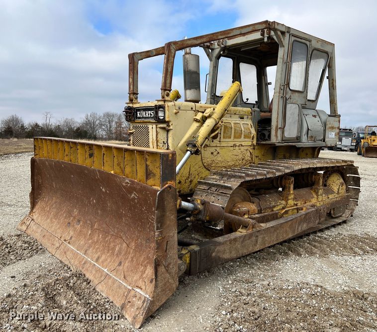 image for item DO2181 Komatsu D65E  dozer