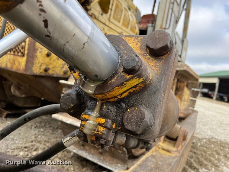 image for item DO2181 Komatsu D65E  dozer