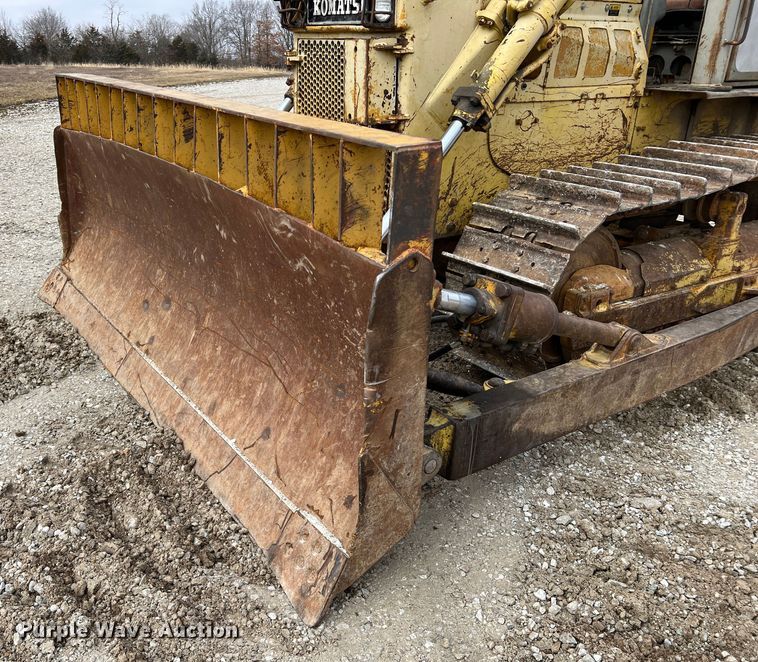 image for item DO2181 Komatsu D65E  dozer
