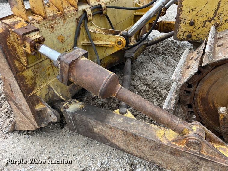 image for item DO2181 Komatsu D65E  dozer