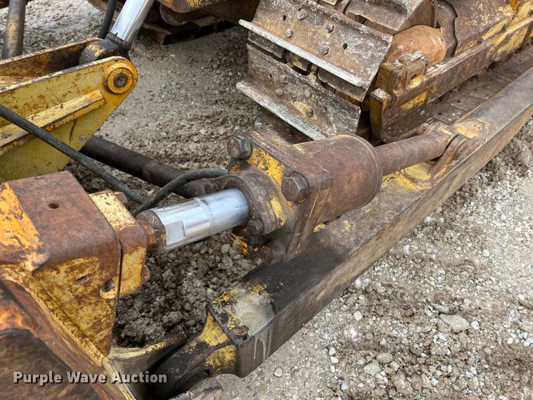 image for item DO2181 Komatsu D65E  dozer