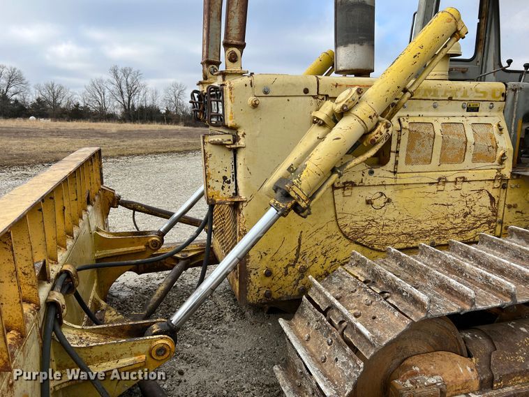 image for item DO2181 Komatsu D65E  dozer