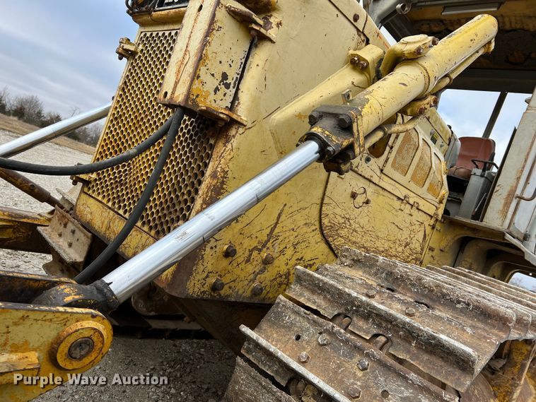 image for item DO2181 Komatsu D65E  dozer