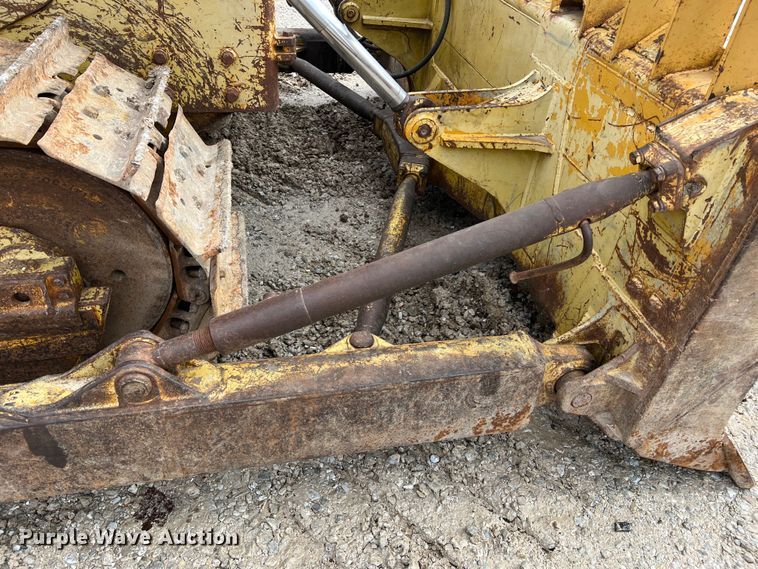 image for item DO2181 Komatsu D65E  dozer