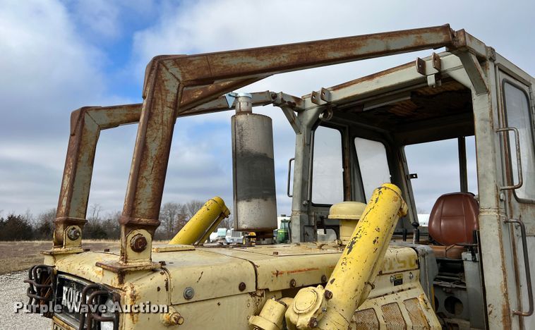 image for item DO2181 Komatsu D65E  dozer