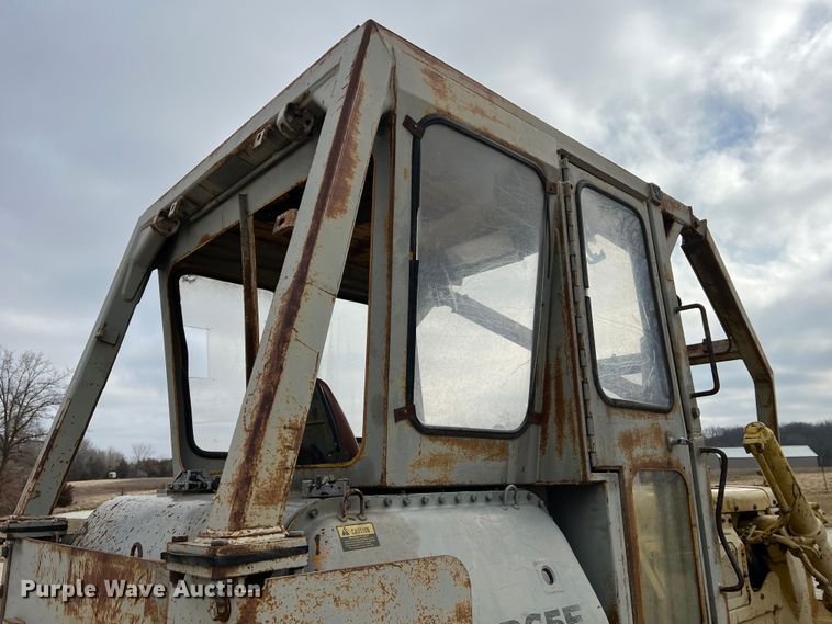 image for item DO2181 Komatsu D65E  dozer