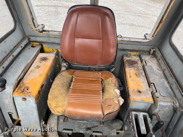 image for item DO2181 Komatsu D65E  dozer