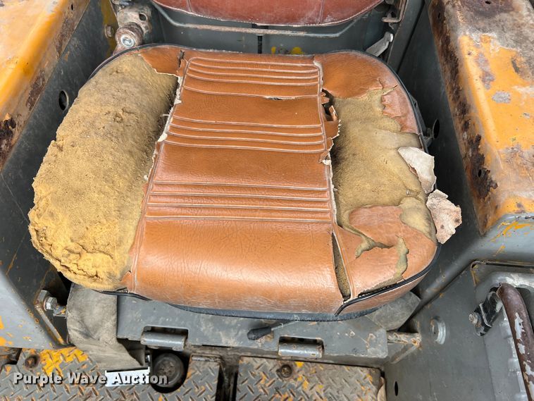 image for item DO2181 Komatsu D65E  dozer