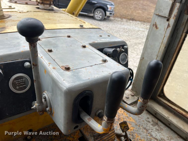 image for item DO2181 Komatsu D65E  dozer