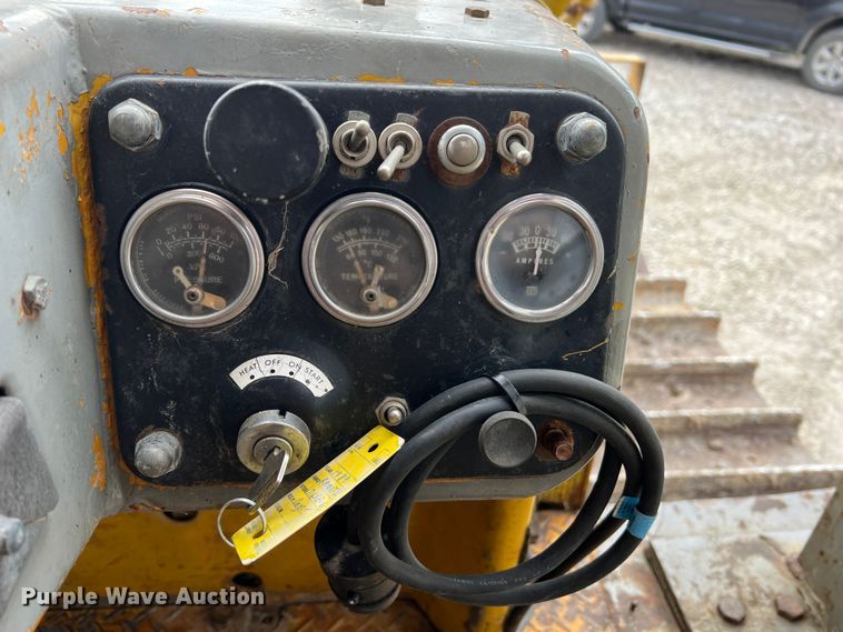 image for item DO2181 Komatsu D65E  dozer