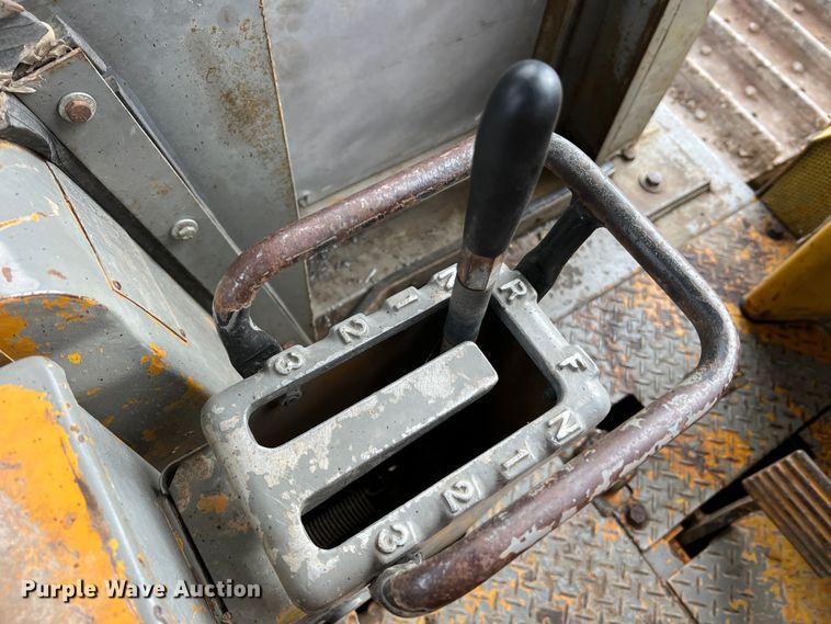 image for item DO2181 Komatsu D65E  dozer