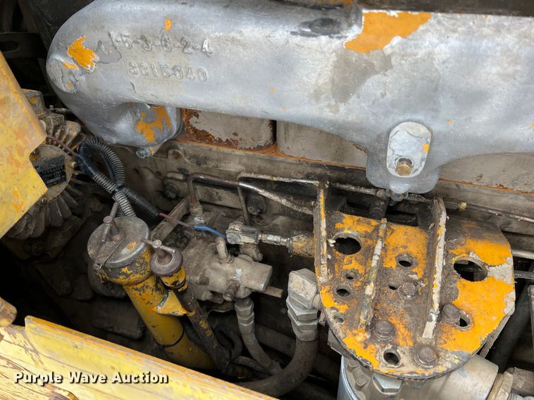 image for item DO2181 Komatsu D65E  dozer