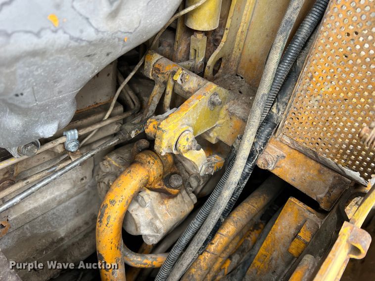 image for item DO2181 Komatsu D65E  dozer