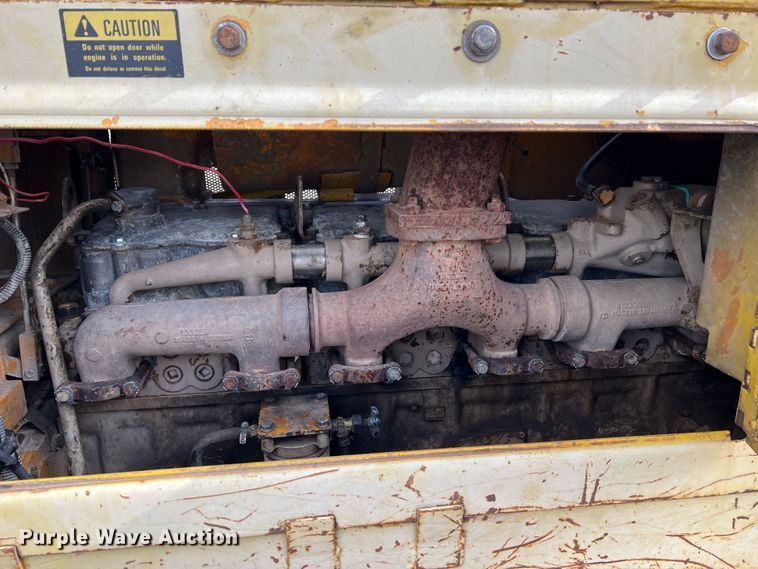 image for item DO2181 Komatsu D65E  dozer