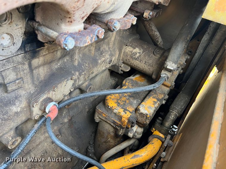 image for item DO2181 Komatsu D65E  dozer