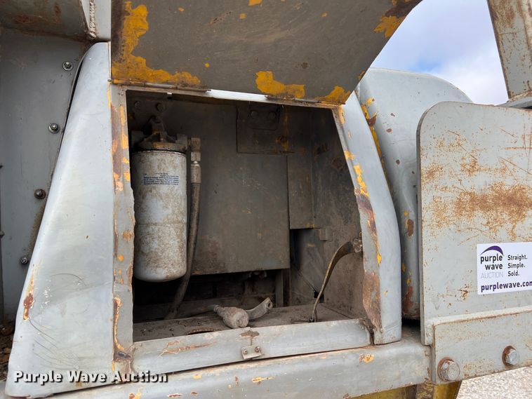 image for item DO2181 Komatsu D65E  dozer