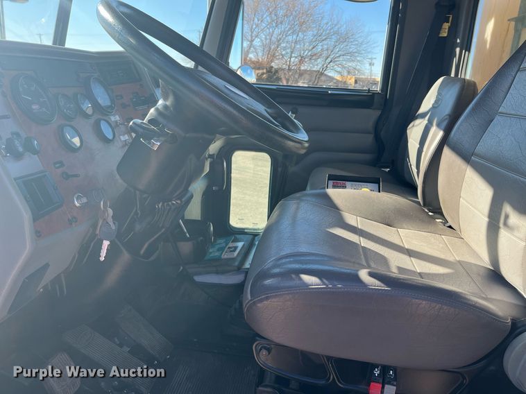 image for item DO3790 2007 Peterbilt 340  volumetric ready mix truck