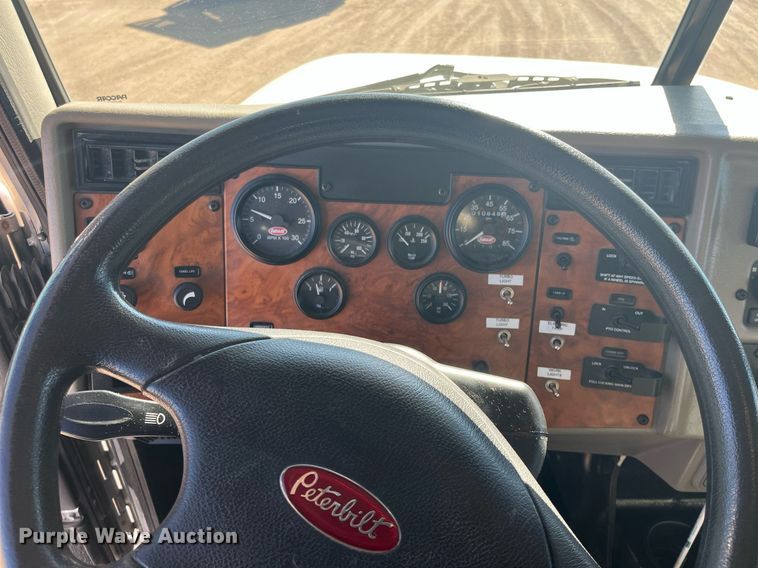 image for item DO3790 2007 Peterbilt 340  volumetric ready mix truck